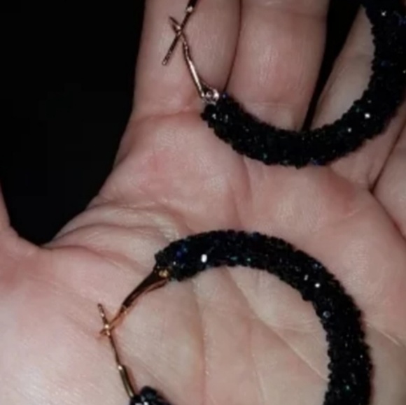 Nelly Hoop Earrings - Picture 7 of 8